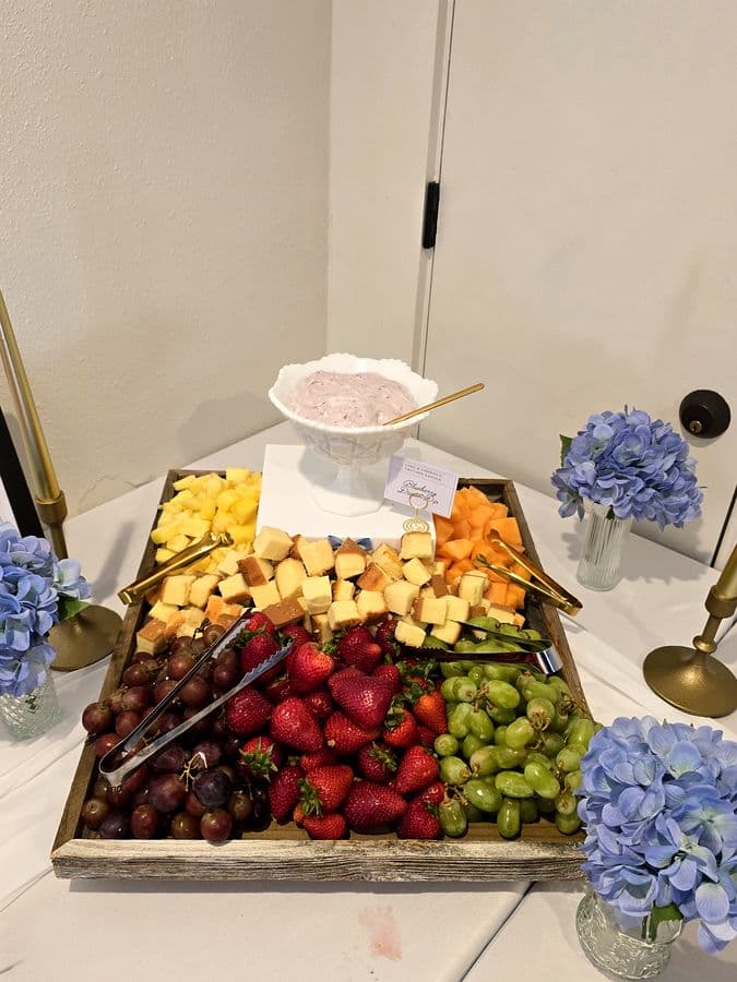 Fresh Fruit & Dip